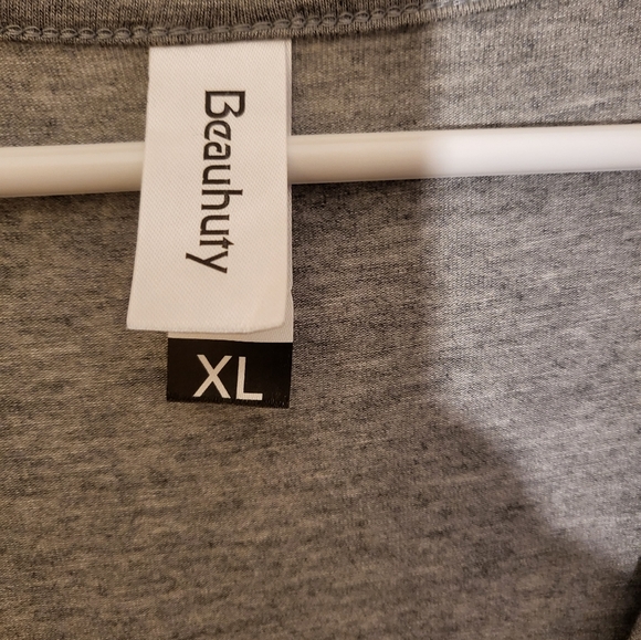 🏷= $1 MUST Bundle Long Sleeve Grey Stretch Shirt - Picture 7 of 8